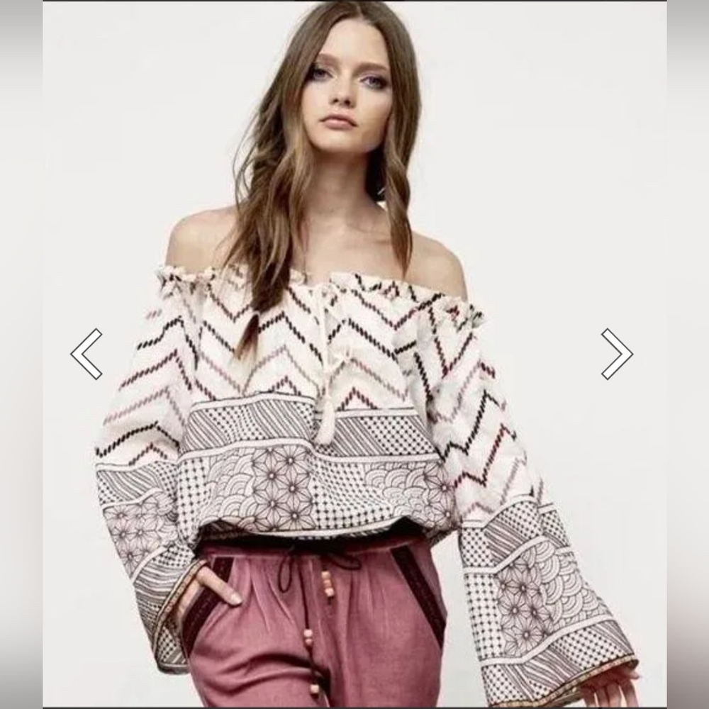 BNCI Boho Bell Sleeve Beautiful Geometric Look Top Embroidered Size M - Picture 14 of 14
